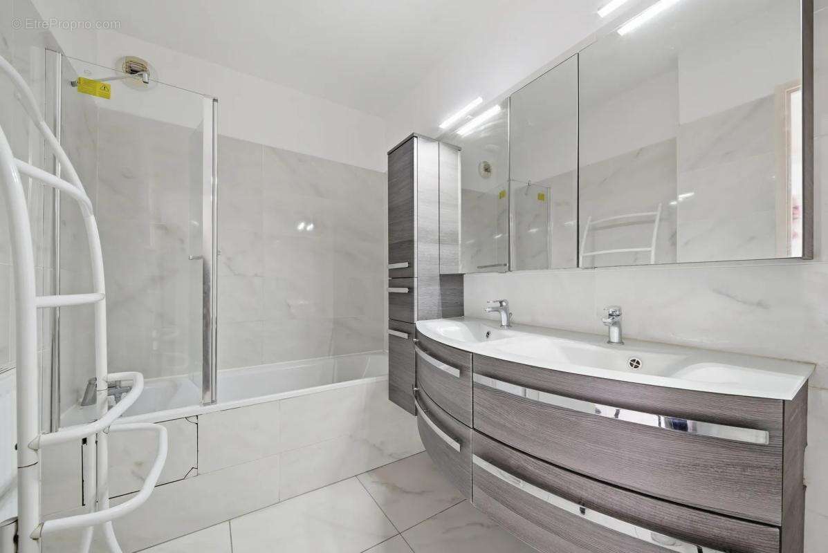 Appartement à IVRY-SUR-SEINE