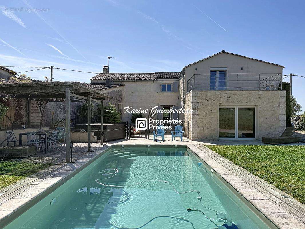 Maison à FRONSAC