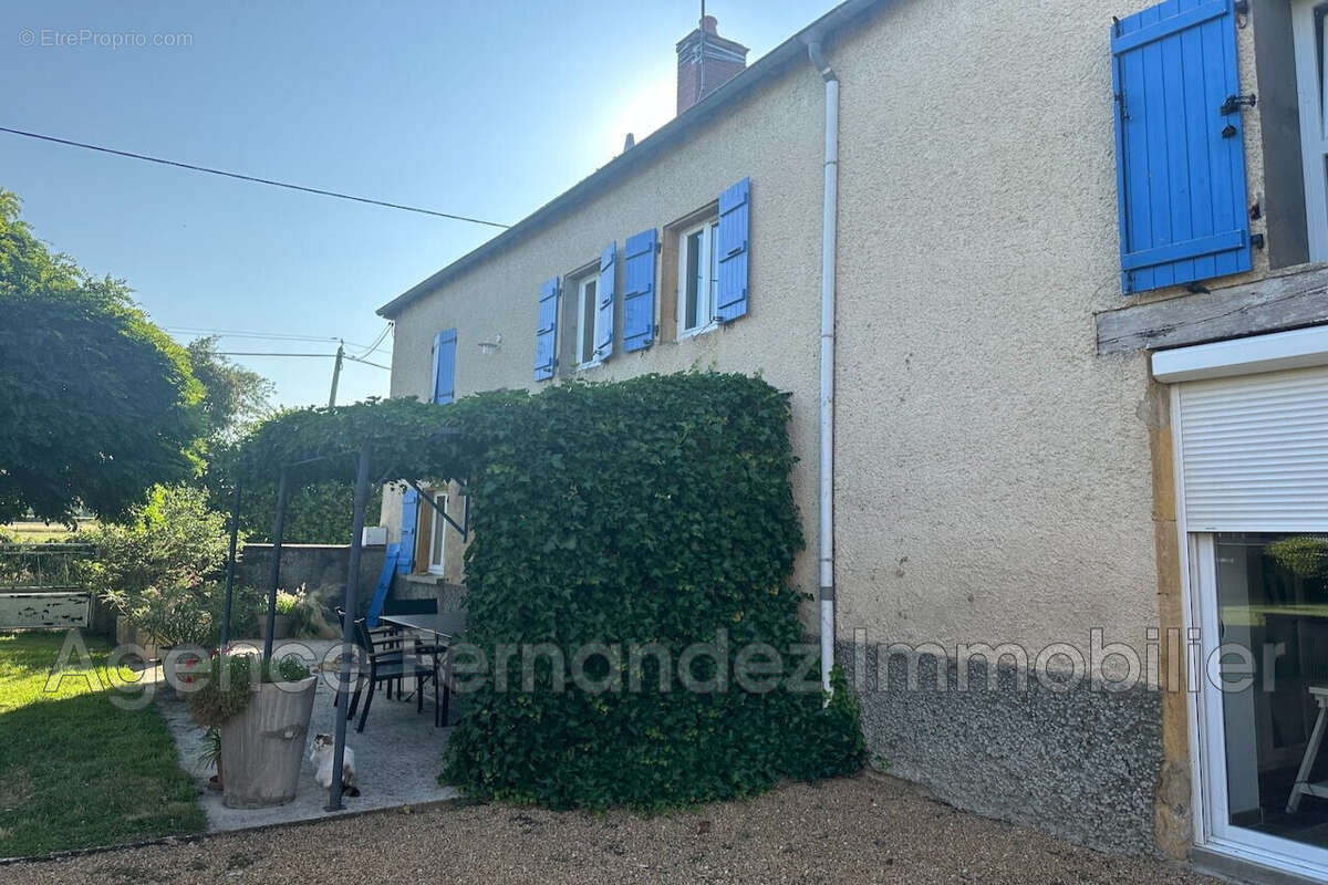 Maison 194 m² à Artaix  - photo 4