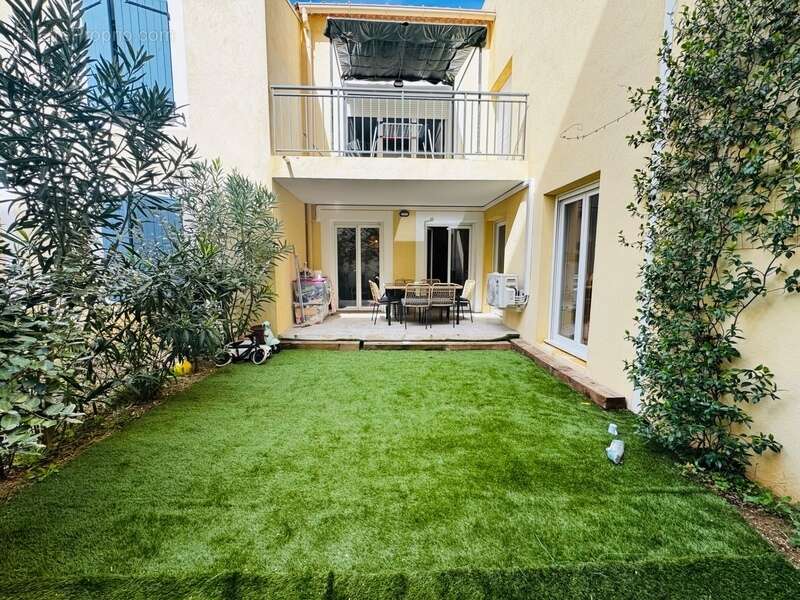 Appartement à COGOLIN