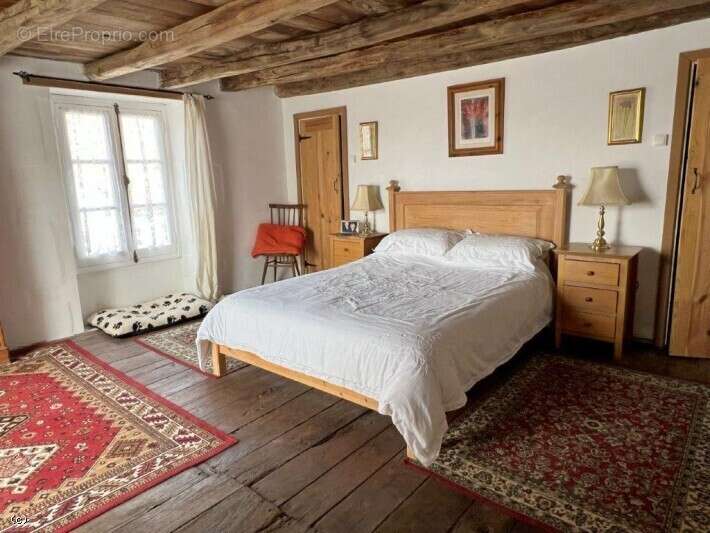 Jolie Maison de 3 Chambres avec Une Cour - photo 11