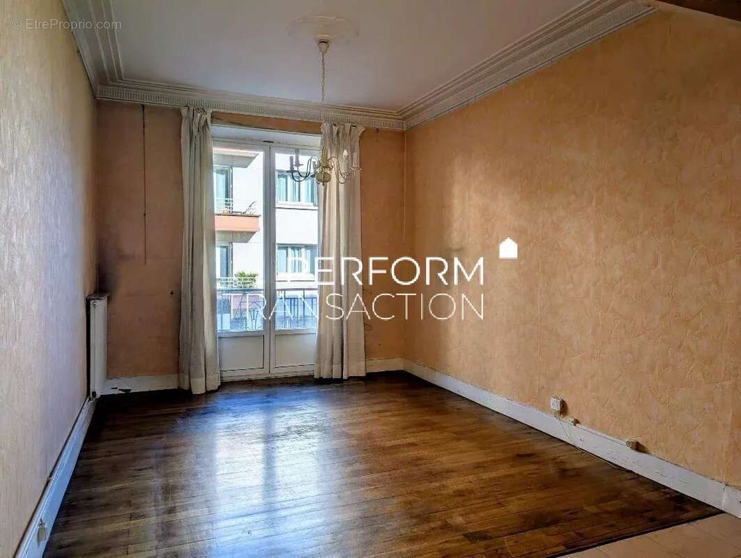 Appartement à FONTAINE