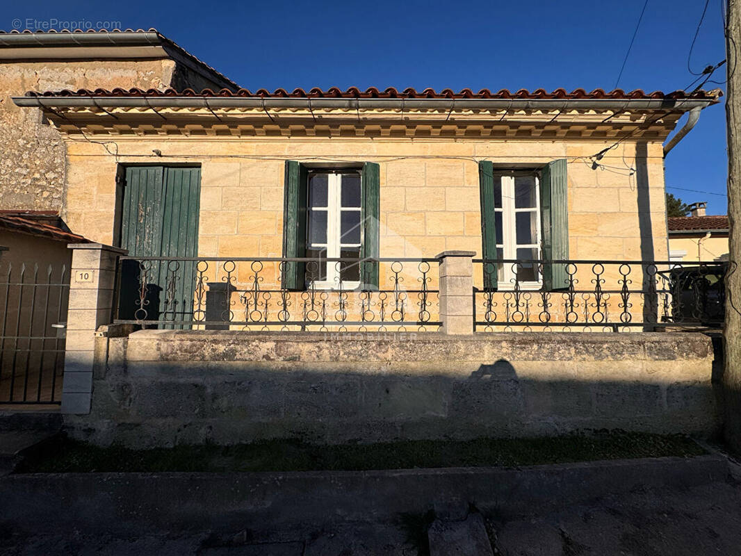 Maison à BAYON-SUR-GIRONDE