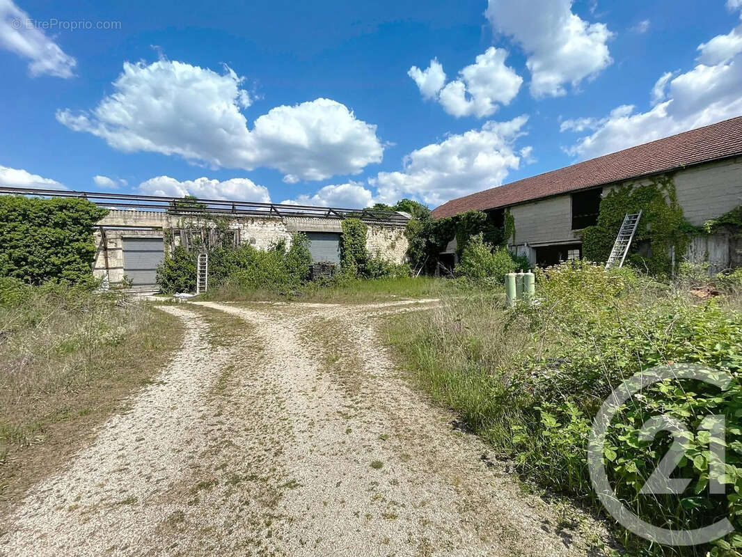 Maison à LES GRANDES-LOGES