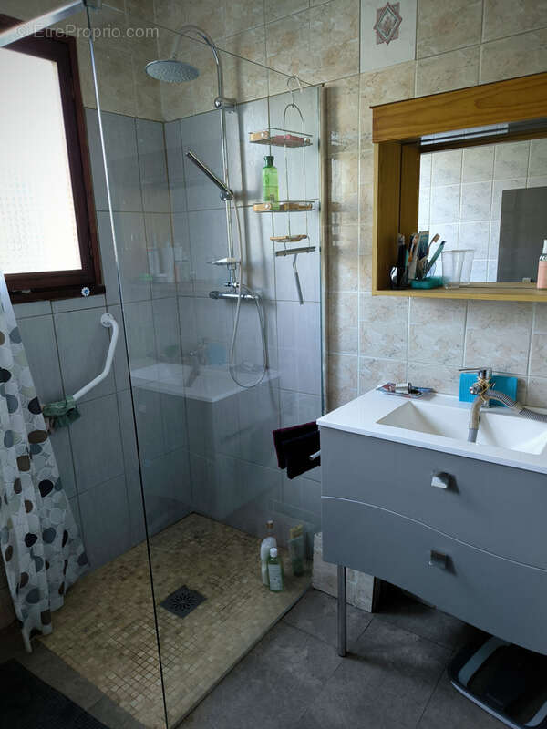 Maison à SAINT-LAURENT-LA-VERNEDE