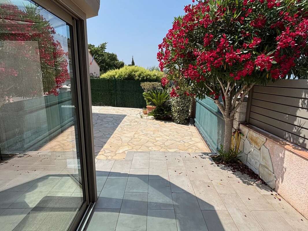 Maison à ROQUEBRUNE-SUR-ARGENS