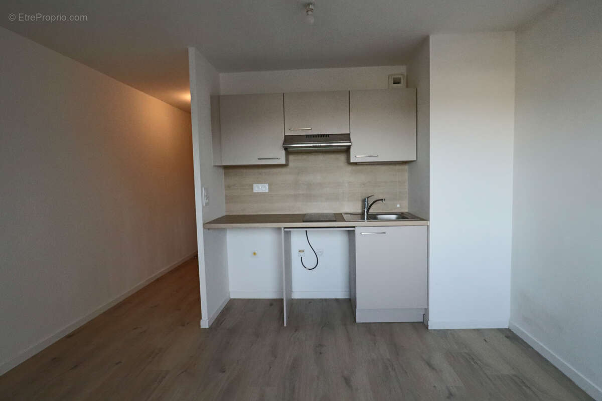 LE PORT-MALRY Studio de 23m2 à Vendre - photo 3
