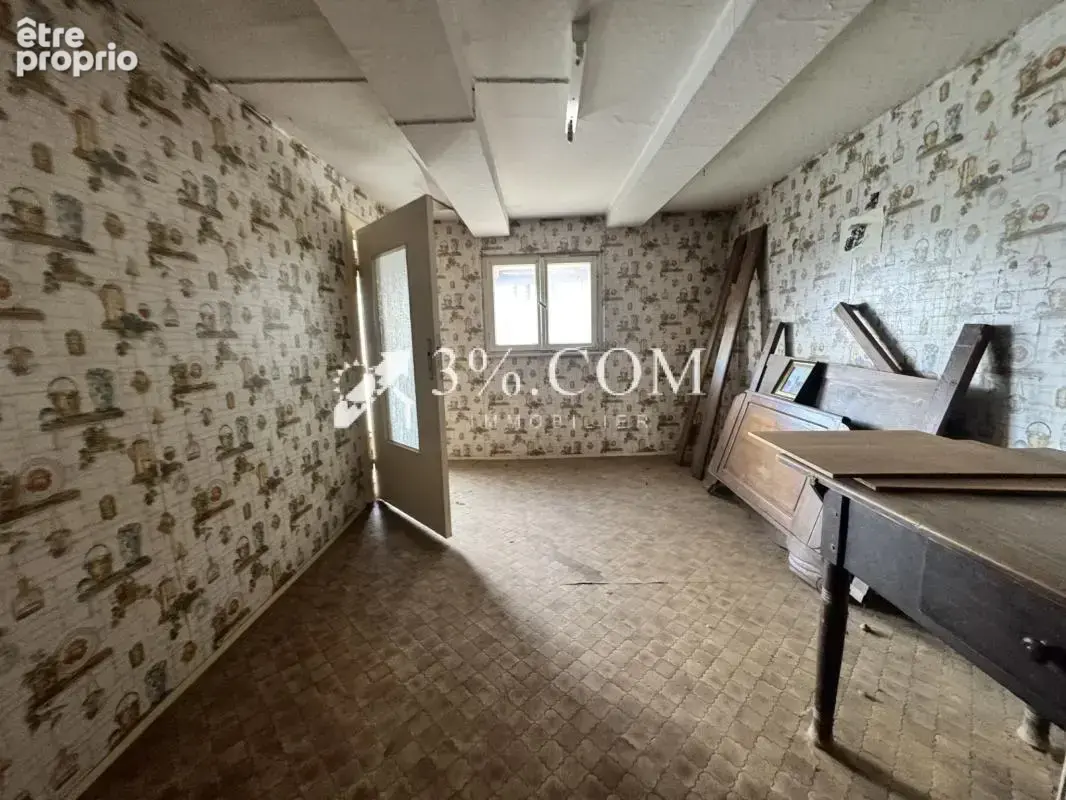 3%COM Maison (139 m2)  à rénover  avec 300m2 de dépendances - photo 8