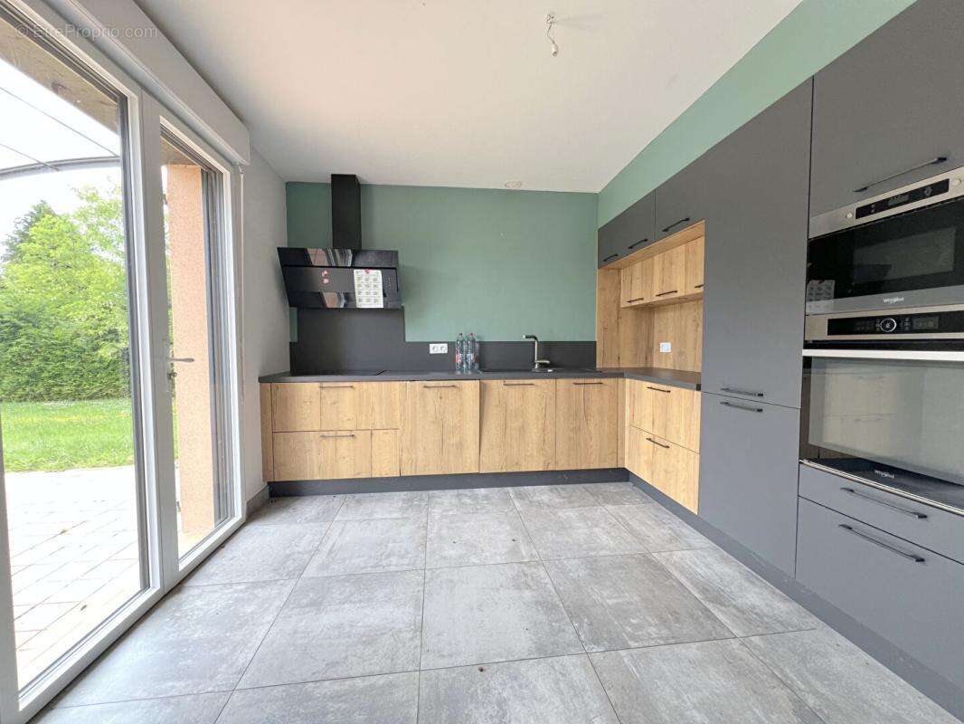 Maison à SAVIGNE-L'EVEQUE