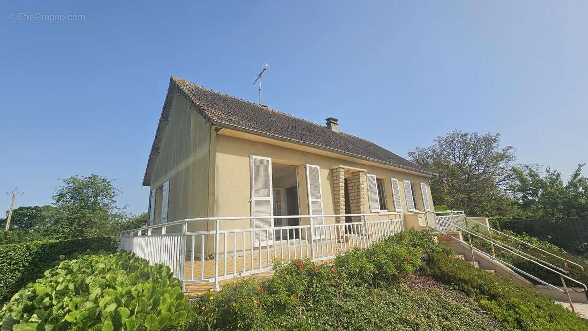 Maison à CAVIGNY