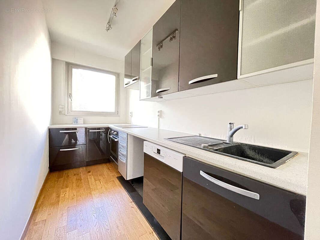 Appartement à LEVALLOIS-PERRET