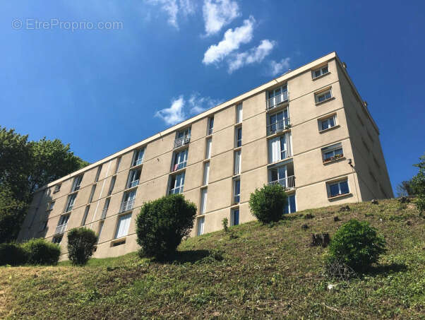 Appartement à COLLONGES-AU-MONT-D'OR