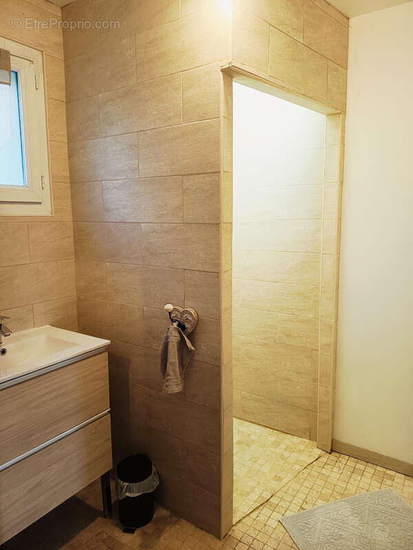 Maison à SAINT-GENEST-LERPT