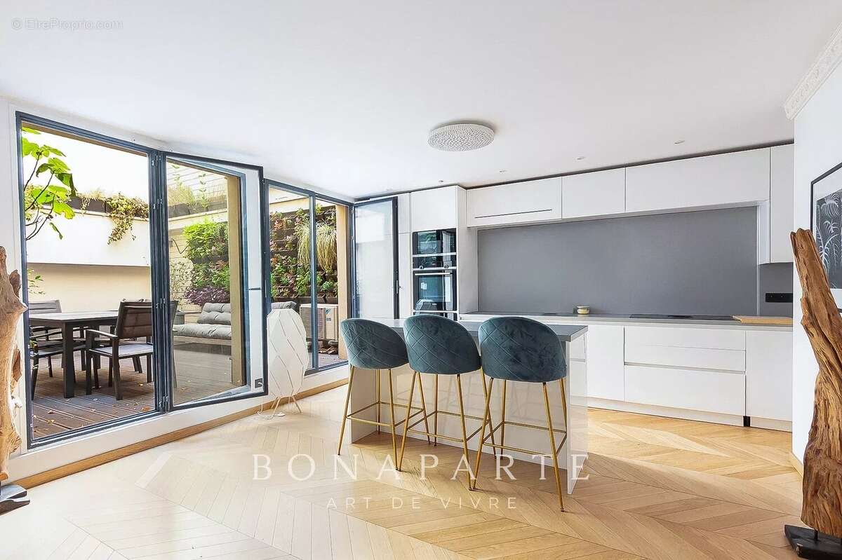 Paris 20 / gambetta – appartement avec terrasse paysagée & jacuzzi – une véritable suite à ciel ouvert - photo 3