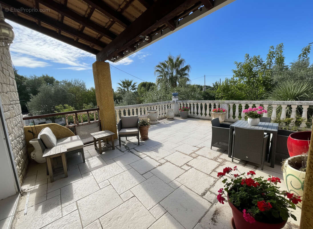 4 - Maison à SAINT-HILAIRE-DE-BRETHMAS