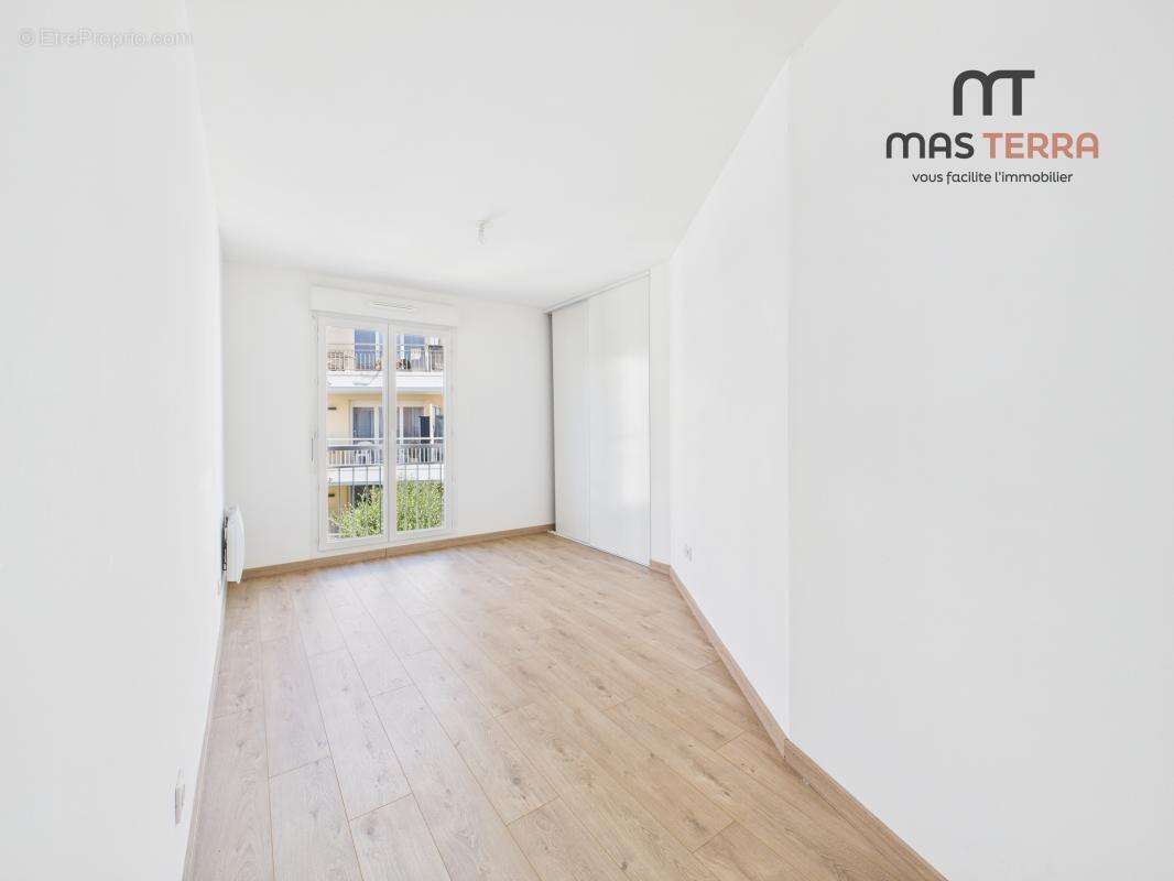Appartement à CHATEAUNEUF-GRASSE