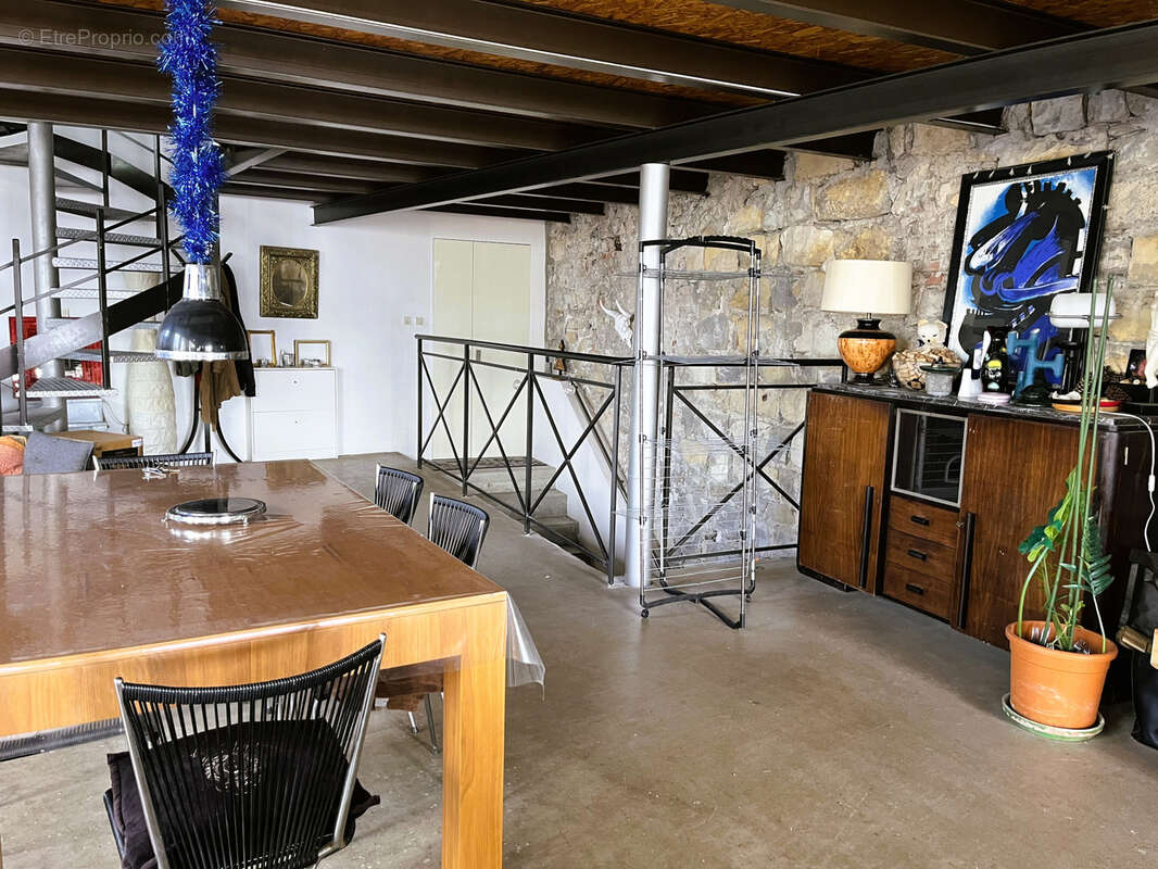 Maison à VILLENEUVE-DE-BERG