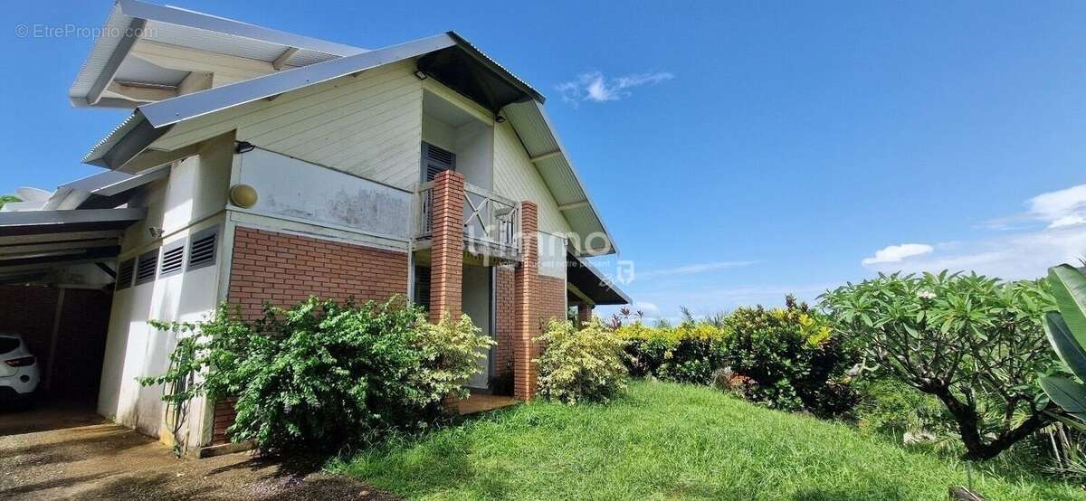 Maison à REMIRE-MONTJOLY