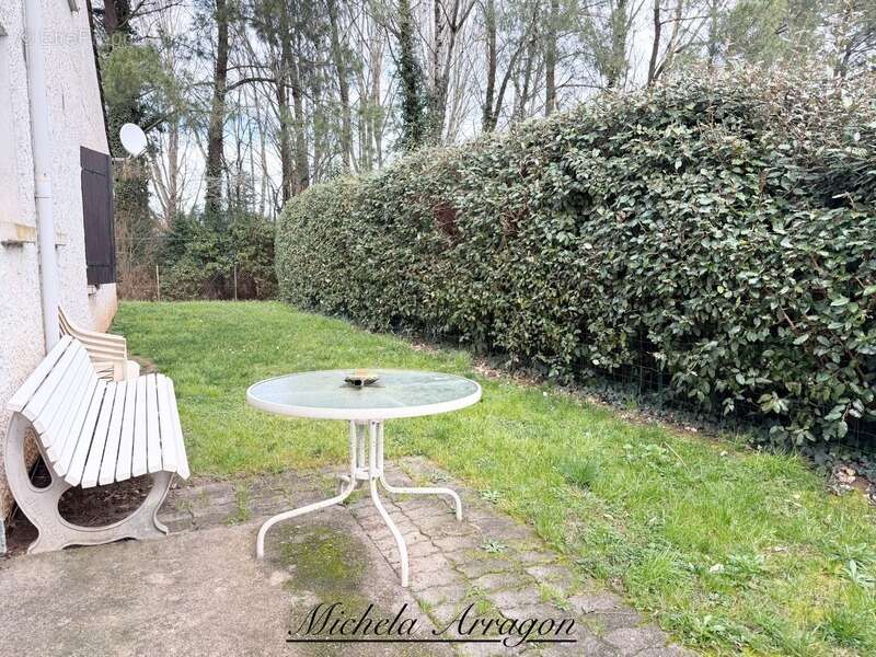 Villeneuve-sur-Lot – Appartement T3 plain-pied 82 m² avec grand jardin - photo 12