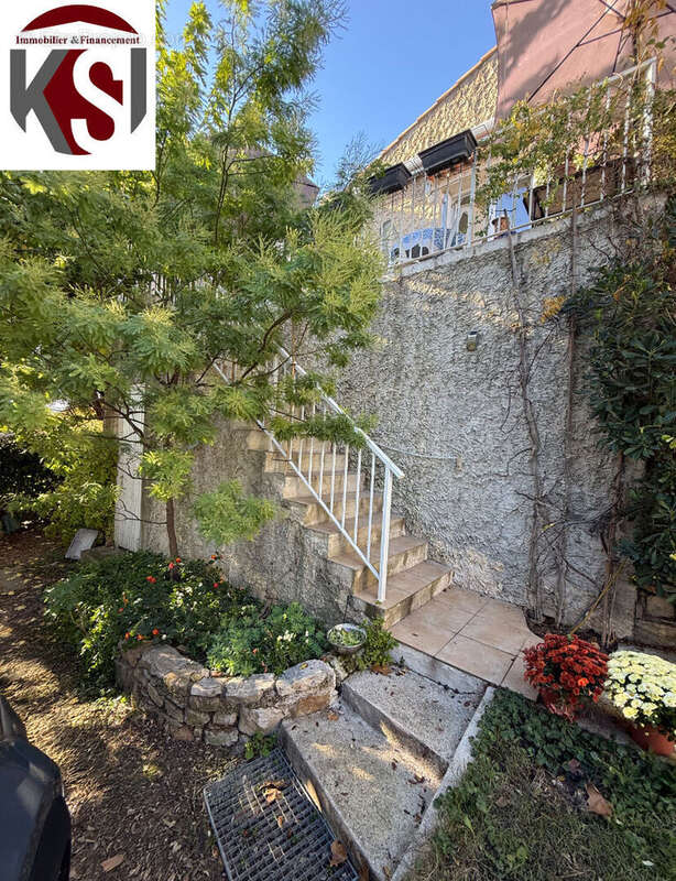 Maison à SEILLONS-SOURCE-D&#039;ARGENS