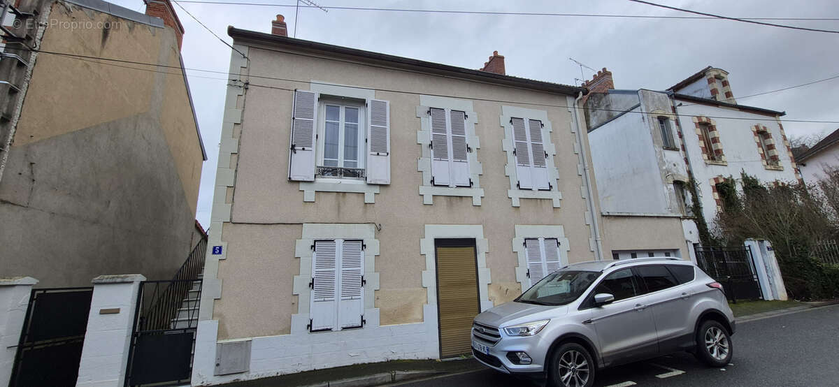 Maison à MONTLUCON
