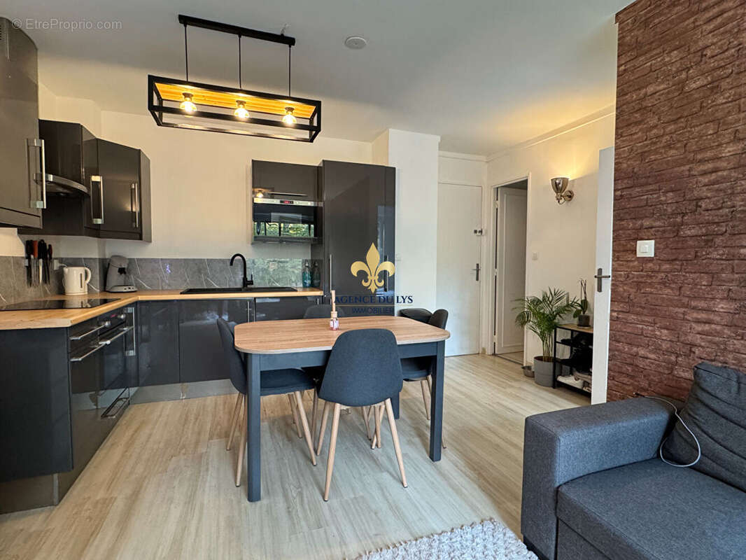 Appartement à LAMORLAYE