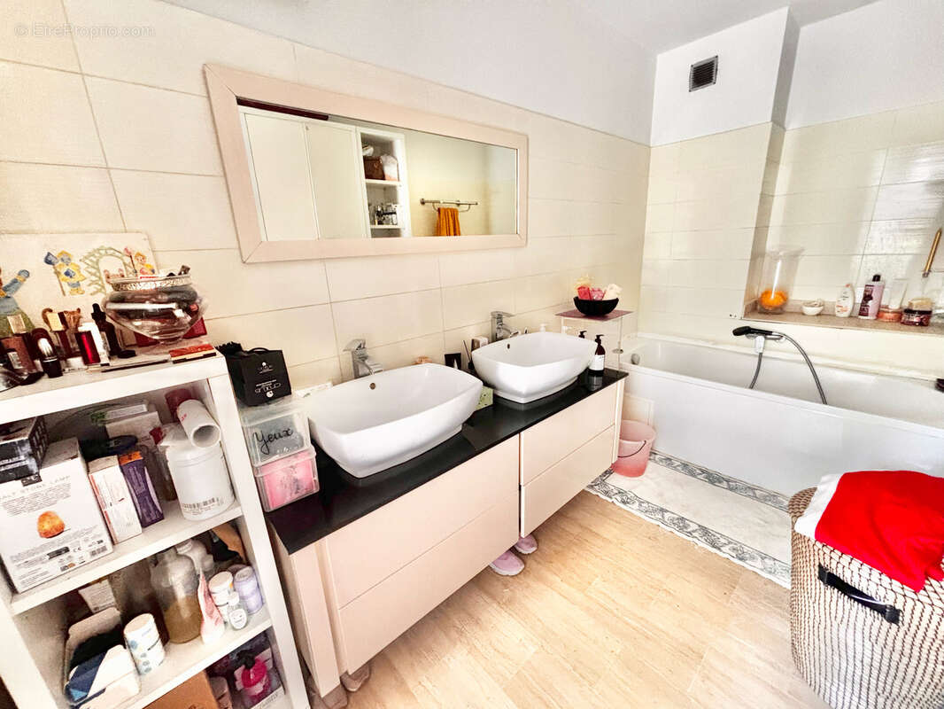 Cannes centre t5 132 m2 terrasses 20 m2 sud-ouest parkings caves parc 3784 €/m2 - photo 4