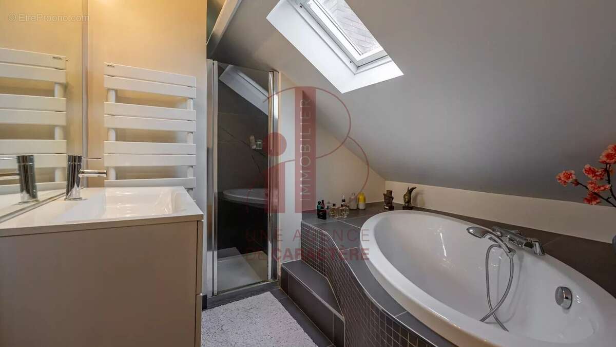 Maison à FONTAINEBLEAU