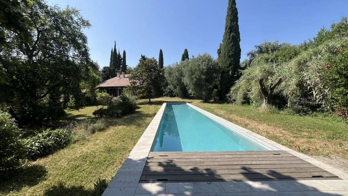 Maison à LA GAUDE