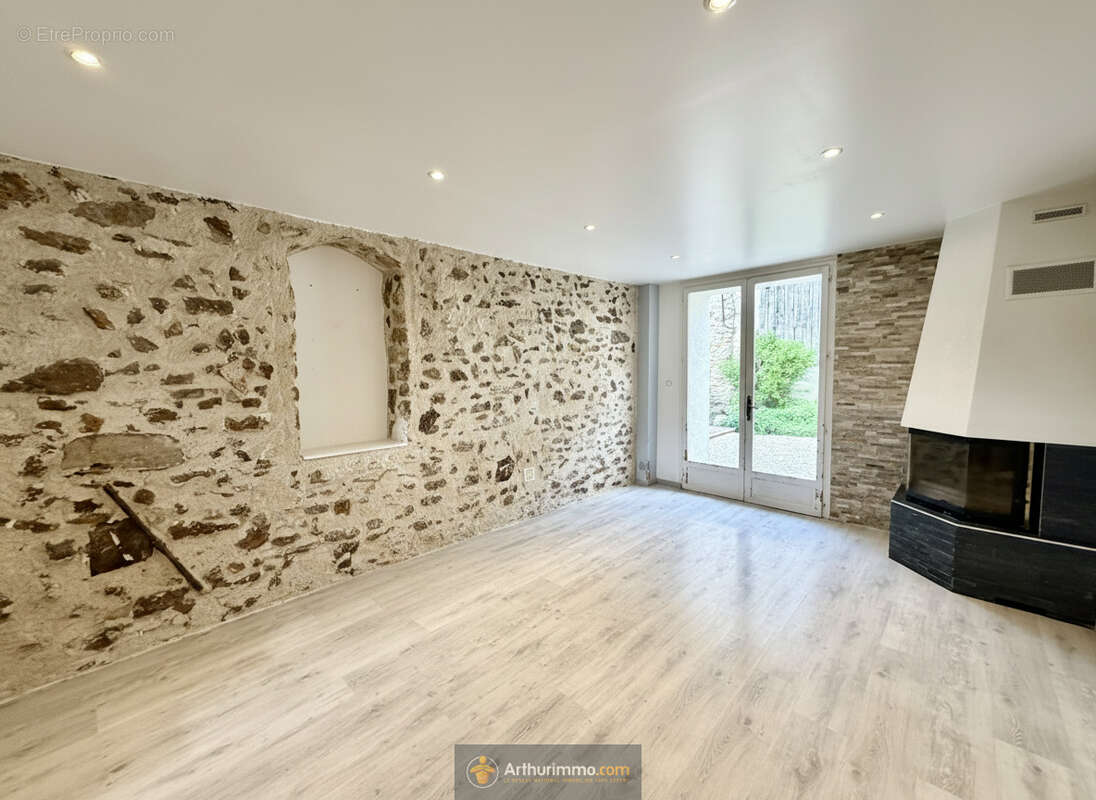 Maison à COULOMMIERS
