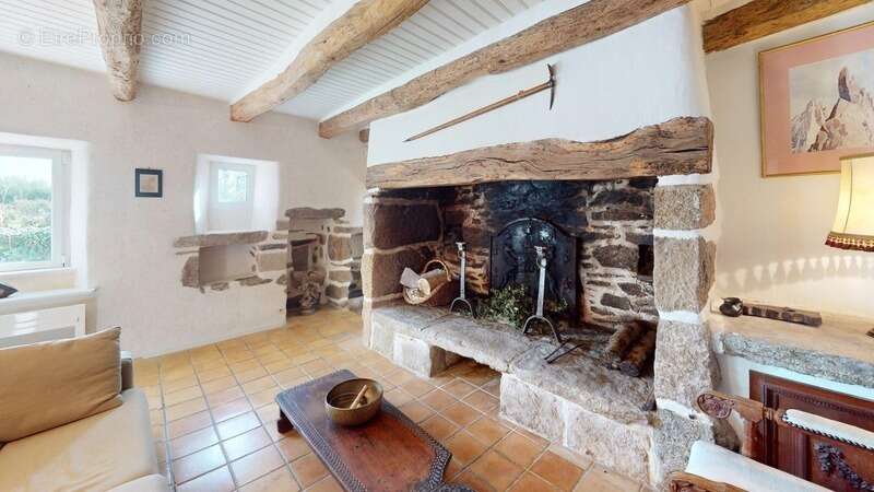 Maison à ESQUIBIEN