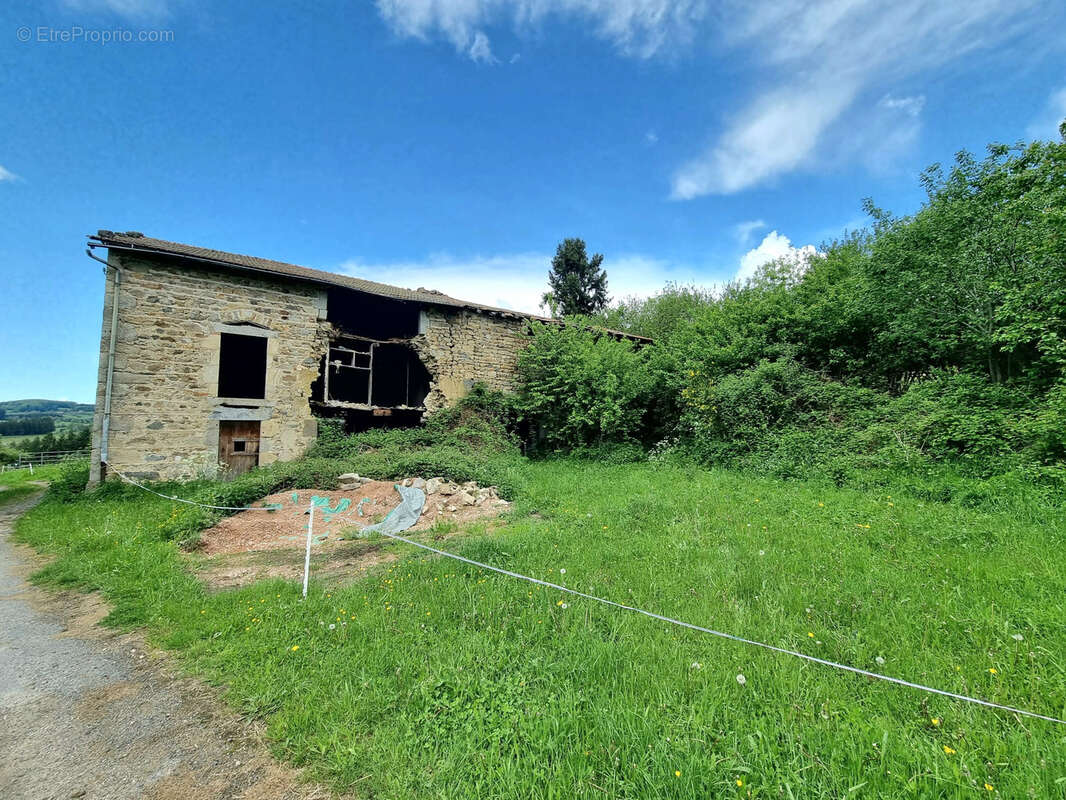 Maison à SAINT-AMANT-ROCHE-SAVINE