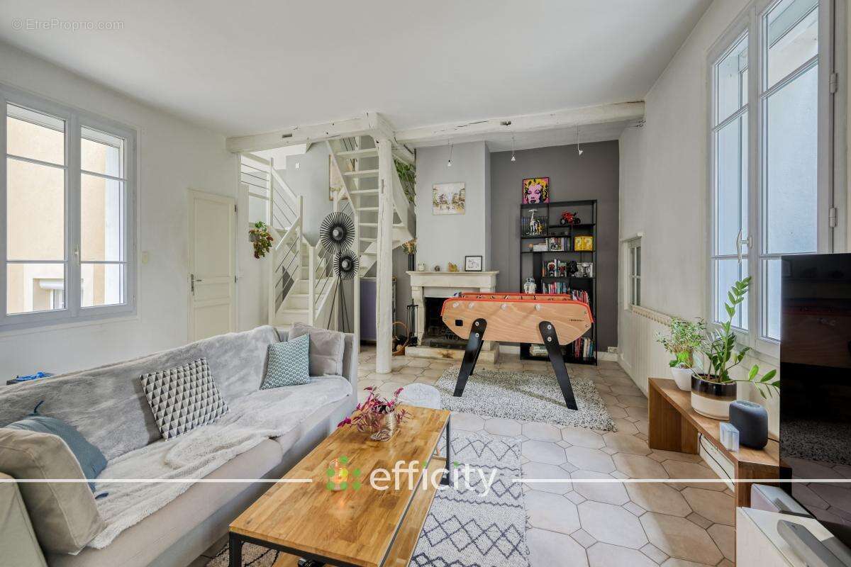 Maison à NEAUPHLE-LE-CHATEAU