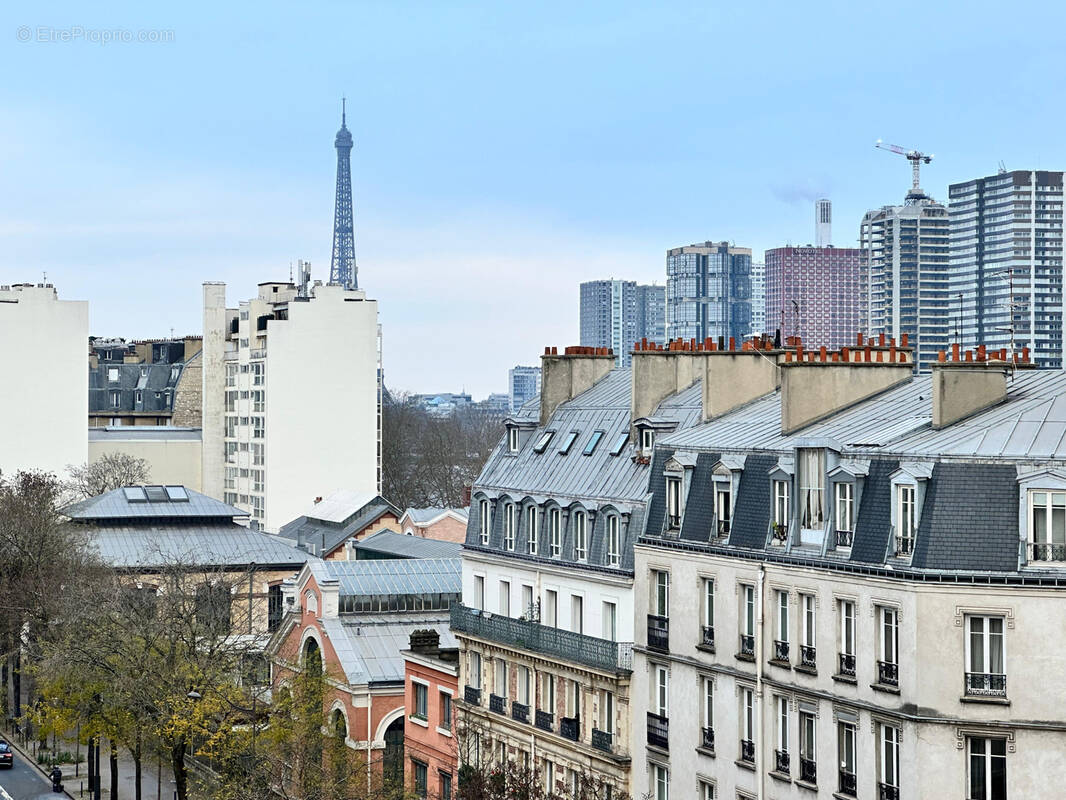 Appartement à PARIS-16E