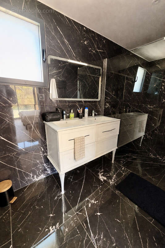 Maison à SAINT-CERGUES