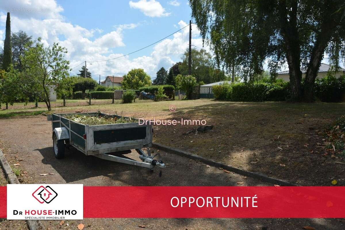 Terrain à AIXE-SUR-VIENNE