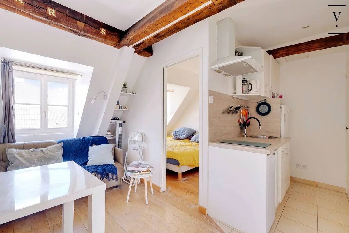 Appartement à PARIS-1E