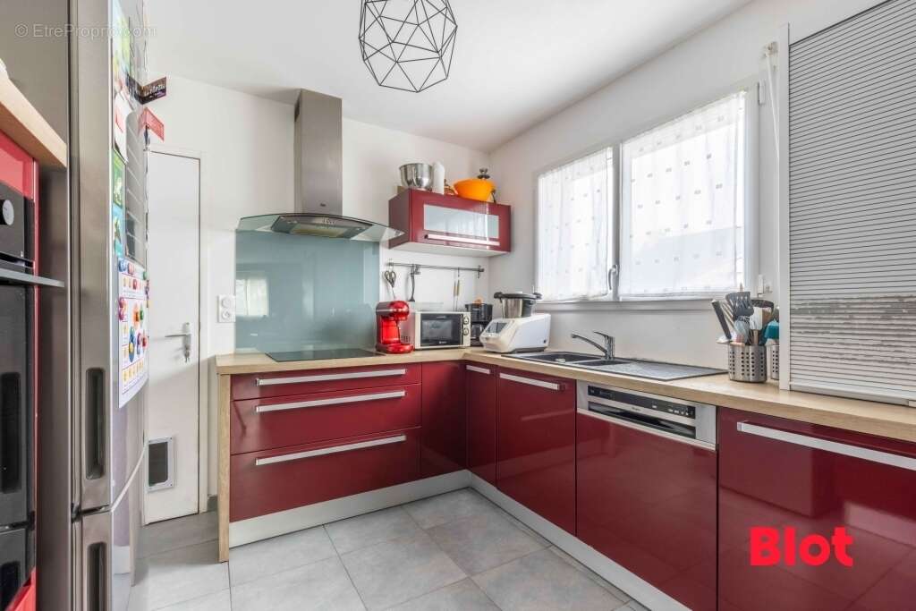 Maison à SAINT-THURIAL