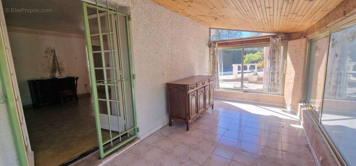 Autre à ROQUEBRUNE-SUR-ARGENS