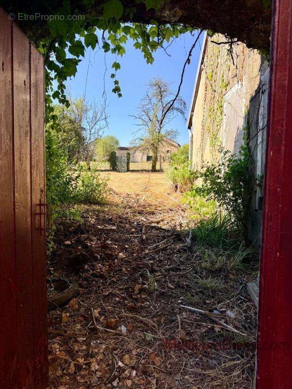 Ferme 122 m² à réhabiliter à Vevy avec terrain de 2 709 m² et dépendances - photo 25