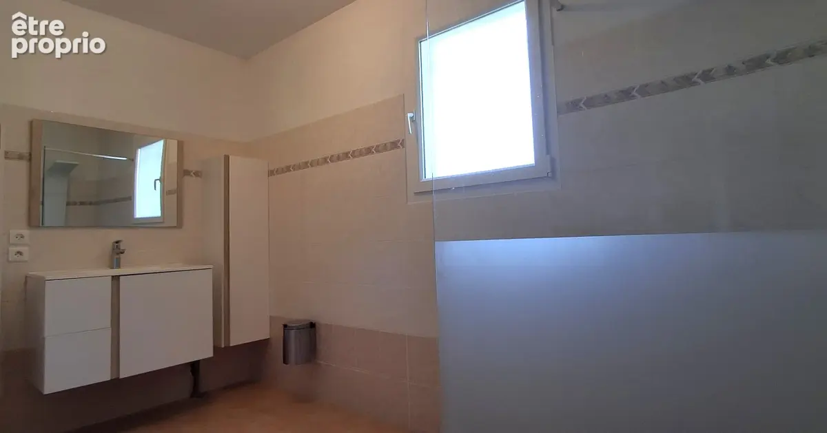 A vendre, Drôme provençale, villa de plain-pied, très soignée de 124m² avec piscine, - photo 9