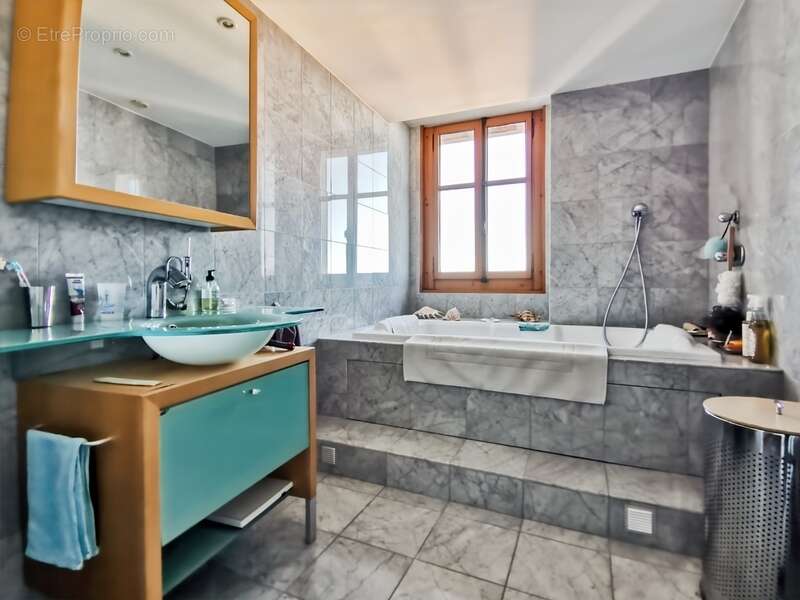 Appartement à EVIAN-LES-BAINS