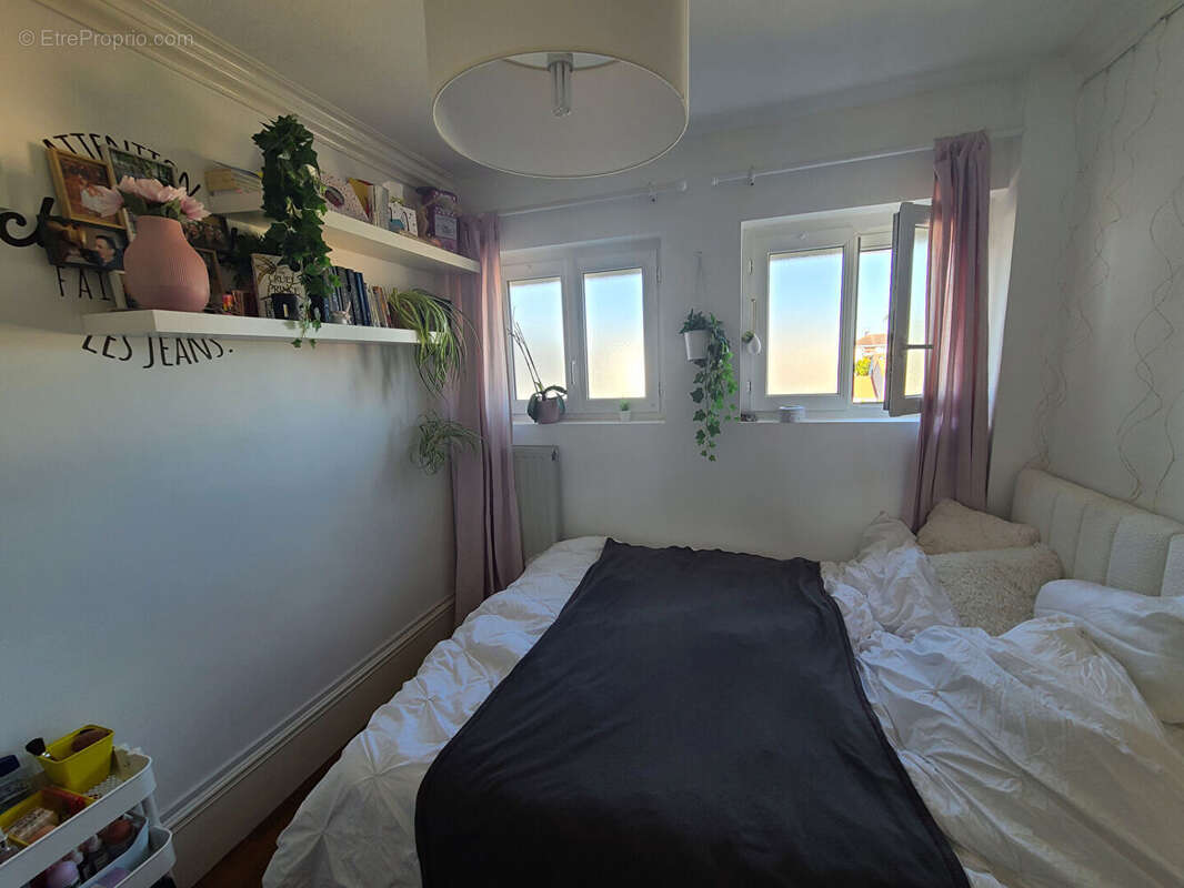 Appartement à VILLEPREUX
