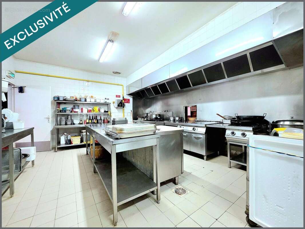 Commerce 942 m² à Torcy  - photo 3