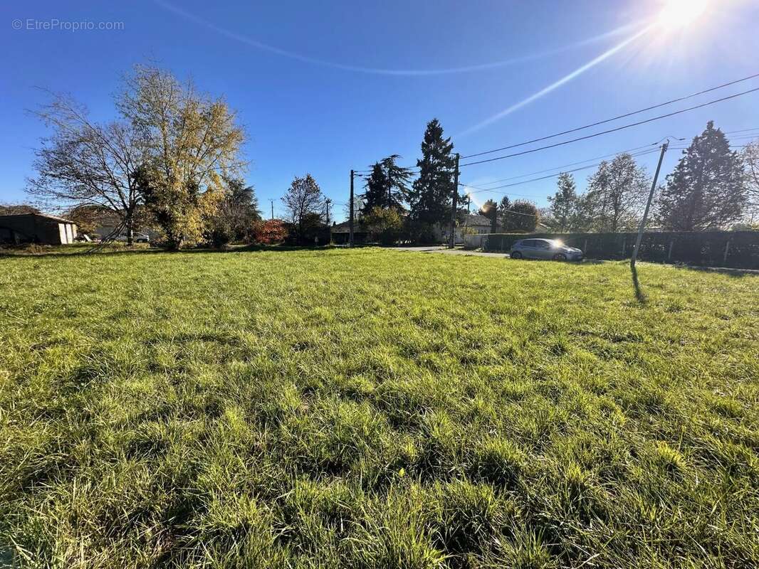 Terrain à BERGERAC