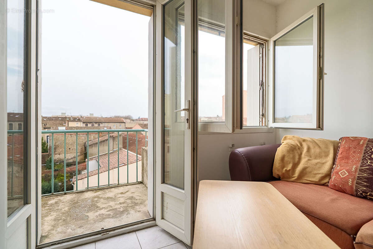 CARCASSONNE - LAPRADE Appartement T3 59m²  avec balcon vue Cité et place de stationnement - photo 9