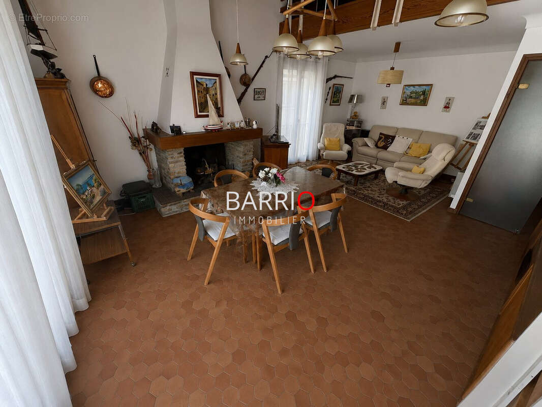 Appartement 4 pièces 122 m² à vendre à Port-Vendres (66660) - photo 2