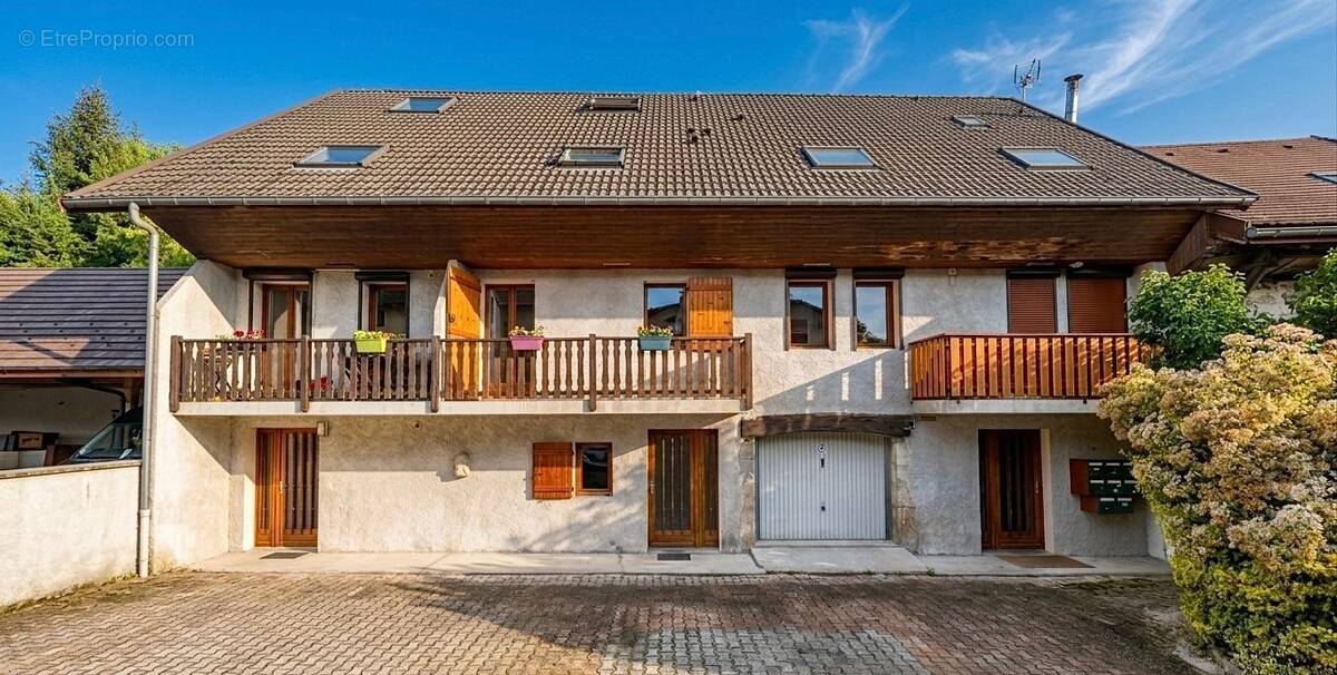 Appartement à POISY