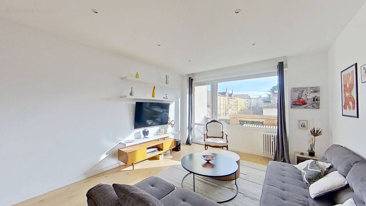 Appartement à LYON-8E