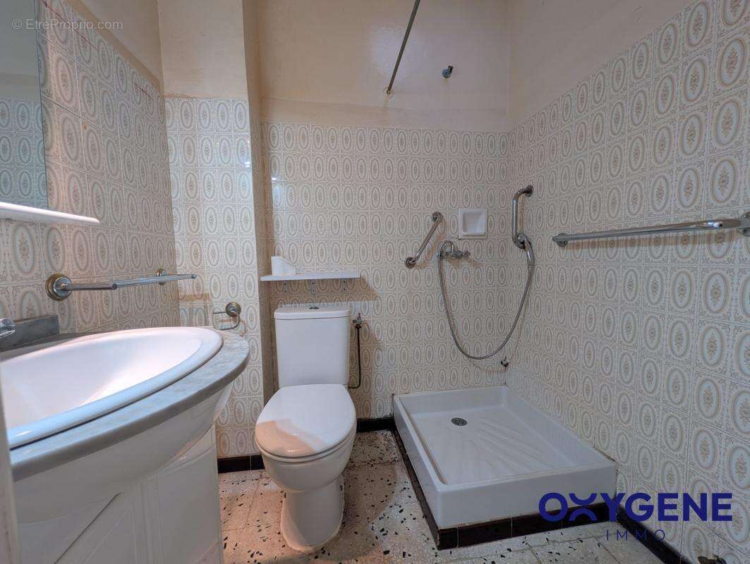 Maison à SAINT-LAURENT-DE-LA-SALANQUE